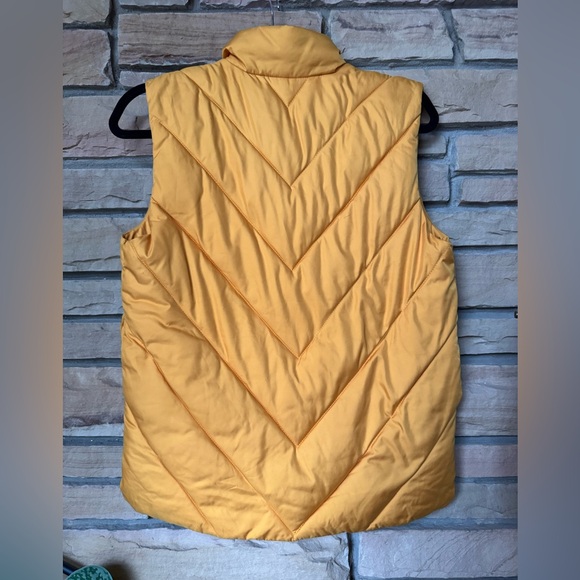 Tommy Hilfiger Chevron Down Puffer Vest - Picture 2 of 8